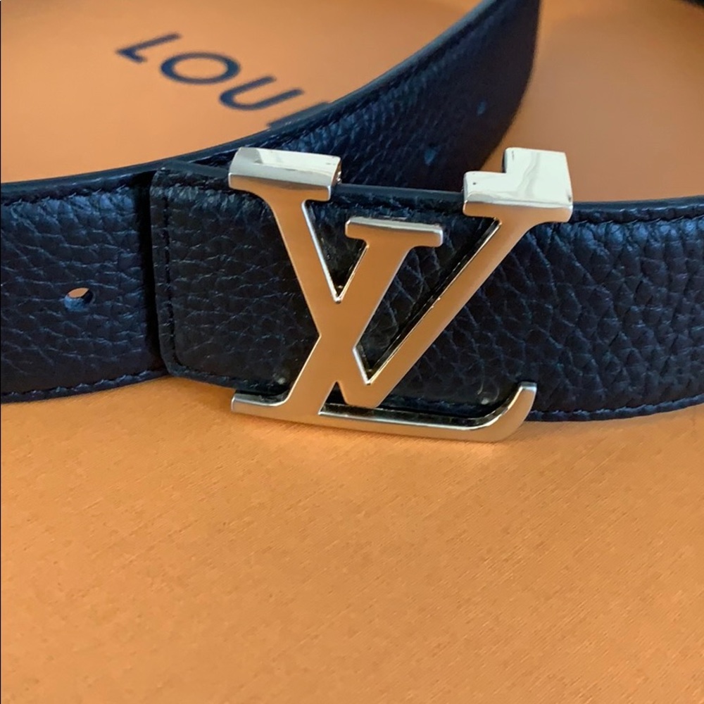 Black leather belt.